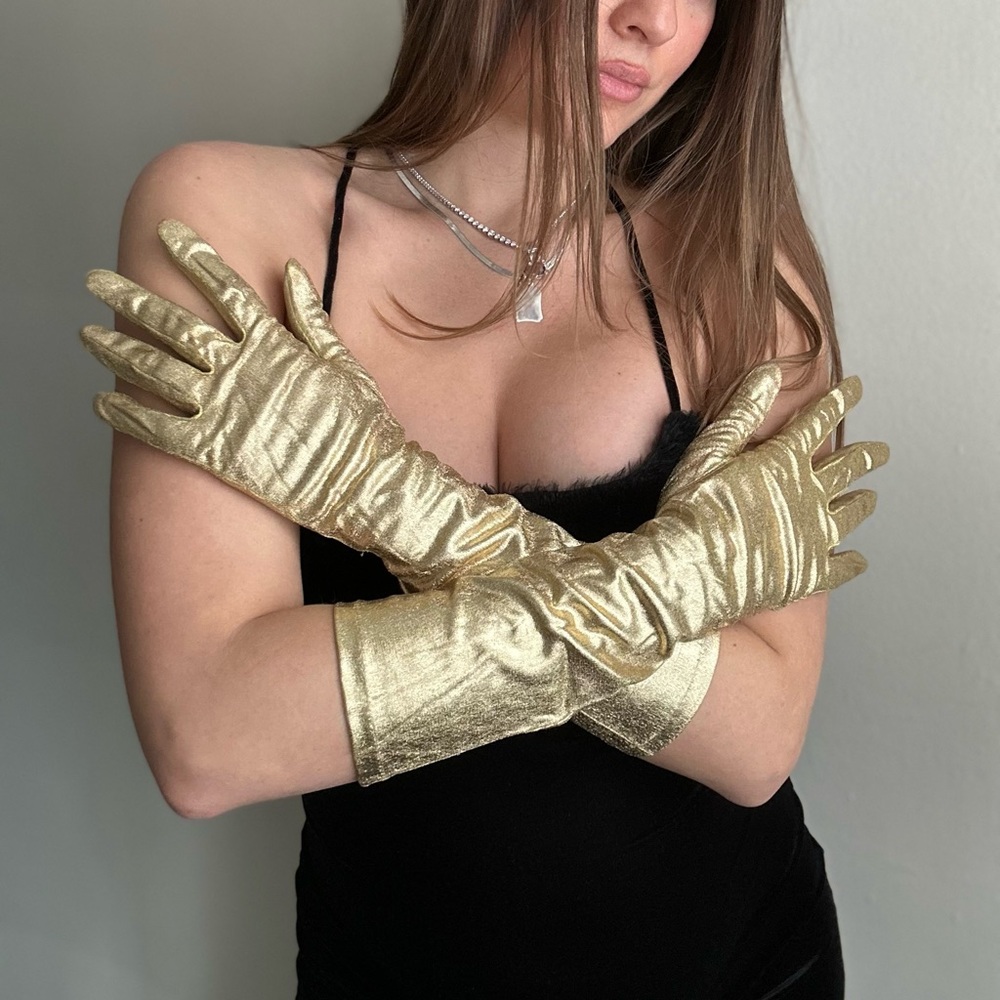 Gold gloves
